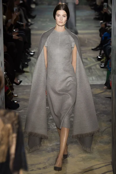 Look 13